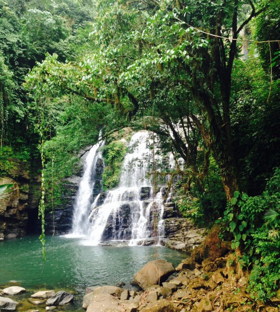 Nauyaca Waterfall